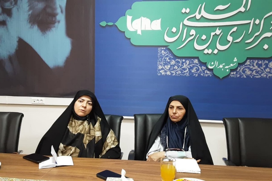 نشست تبیین شخصیت حضرت زینب(س) و رسالت زنان کاروان حسینی در ایکنای همدان