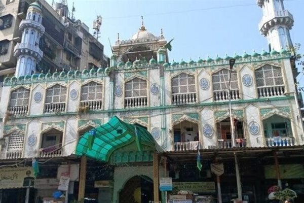 بازگشایی درهای مسجدی در بمبئی به روی غیرمسلمانان