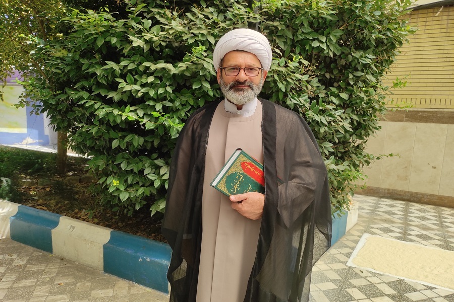 حجتالاسلام والمسلمین حسین مقدس، عضو هیئت علمی دانشکده علوم قرآنی ملایر حجتالاسلام والمسلمین حسین مقدس، عضو هیئت علمی دانشکده علوم قرآنی ملایر
