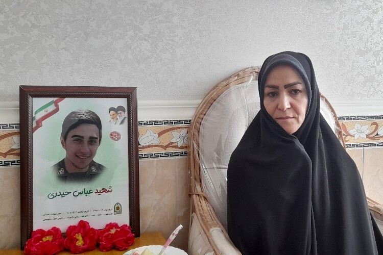 زهرا عباسی مادر شهید عباس حیدری زهرا عباسی مادر شهید عباس حیدری