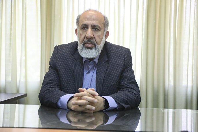 انسان در دفاع از حق کنشگر باشد