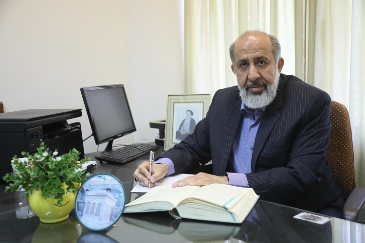 محمدرضا فریدونی، مدیر کانون دعاپژوهی صادقین و عضو هيئت علمی گروه الهیات دانشگاه بوعلی سینا همدان