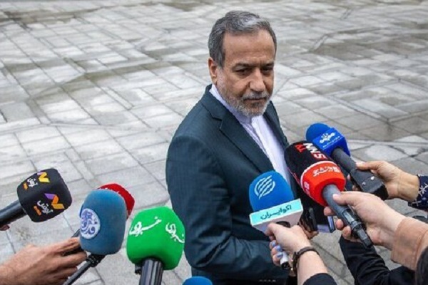 آزادی مهدیه اسفندیاری از زندان و حضور در سفارت ایران در پاریس