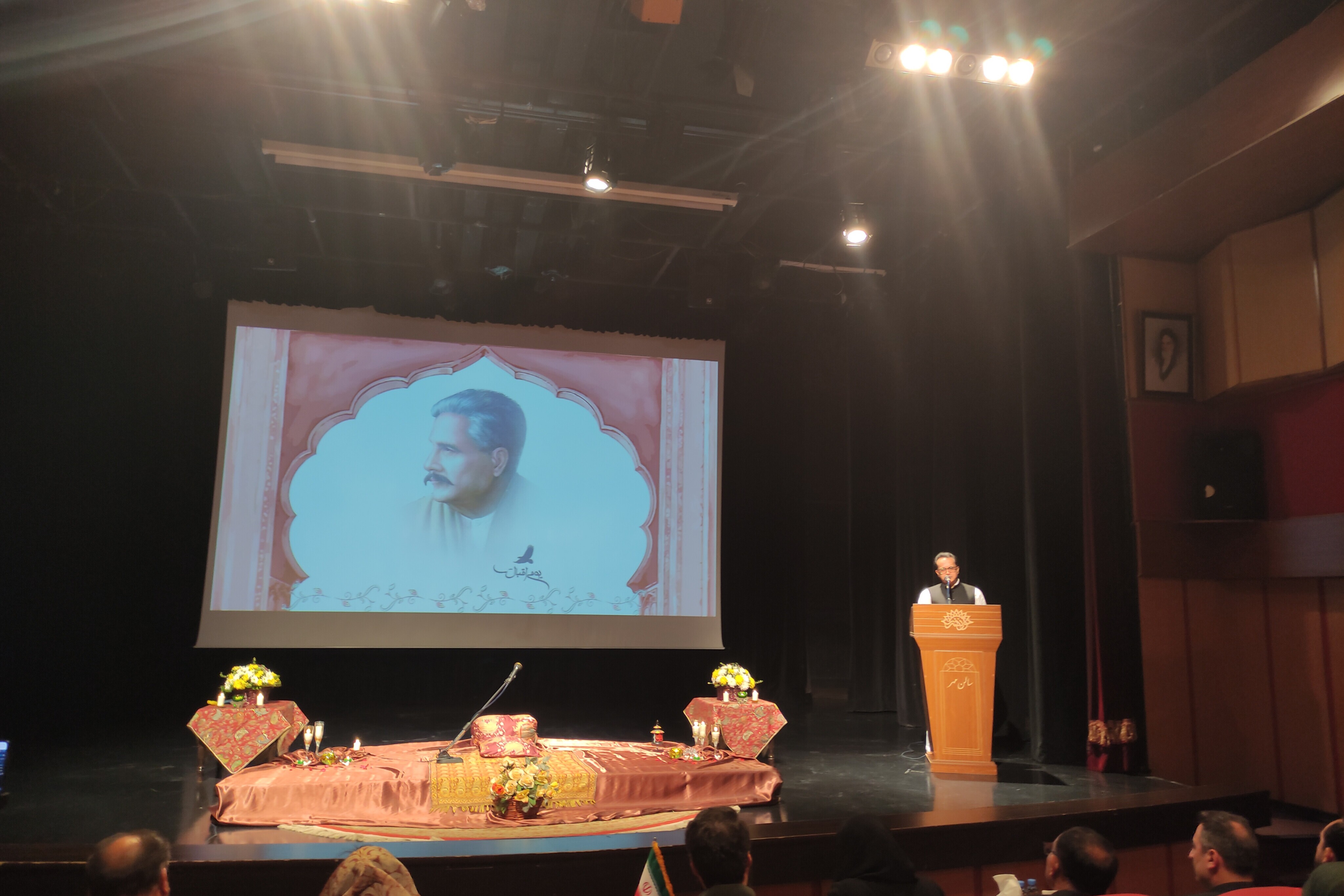 آزادگی و اندیشه‌های اقبال، چراغ راه مسلمانان در دنیای امروز است