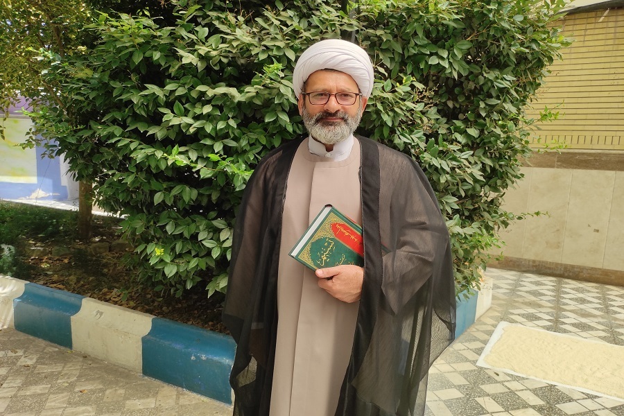 حجتالاسلام والمسلمین حسین مقدس، عضو هیئت علمی دانشکده علوم قرآنی ملایر حجتالاسلام والمسلمین حسین مقدس، عضو هیئت علمی دانشکده علوم قرآنی ملایر