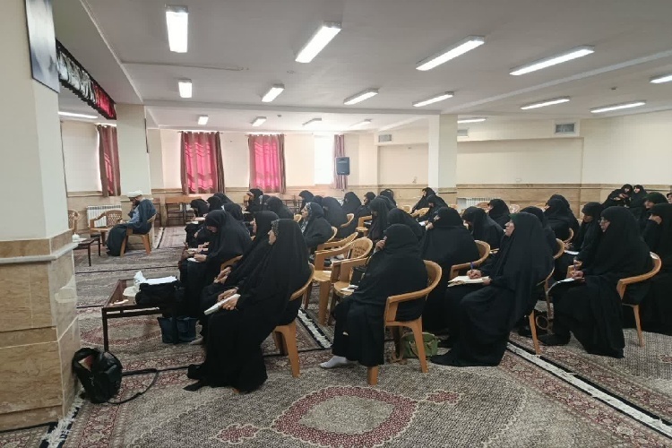 نشست قیام قرآنی در همدان نشست قیام قرآنی در همدان