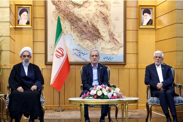 کشورهای مسلمان در تمام جنبه‌ها با یکدیگر تعامل سازنده داشته باشند