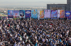 نماز عید سعید فطر در تپه مصلای همدان