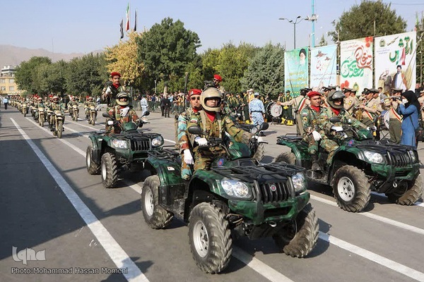 رژه نیروهای مسلح در اولین روز دفاع مقدس در همدان