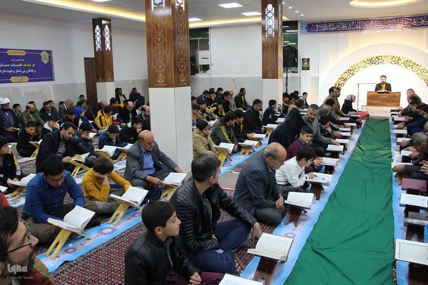 محفل انس باقرآن همزمان با ایام دهه فجر در ملایر