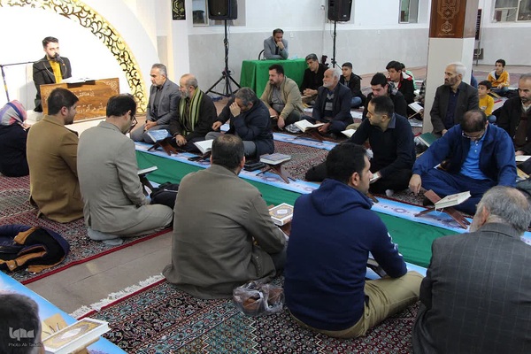 محفل انس باقرآن همزمان با ایام دهه فجر در ملایر