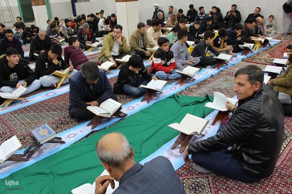 محفل انس باقرآن همزمان با ایام دهه فجر در ملایر