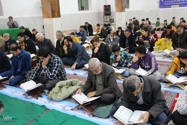 محفل انس باقرآن همزمان با ایام دهه فجر در ملایر