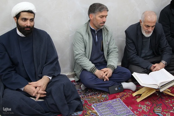 محفل انس باقرآن همزمان با ایام دهه فجر در ملایر