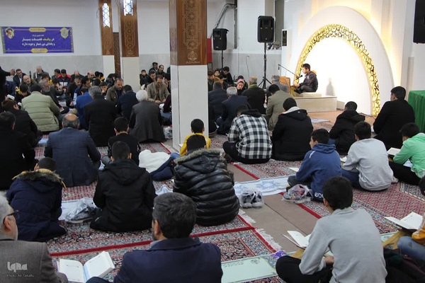 محفل انس باقرآن همزمان با ایام دهه فجر در ملایر