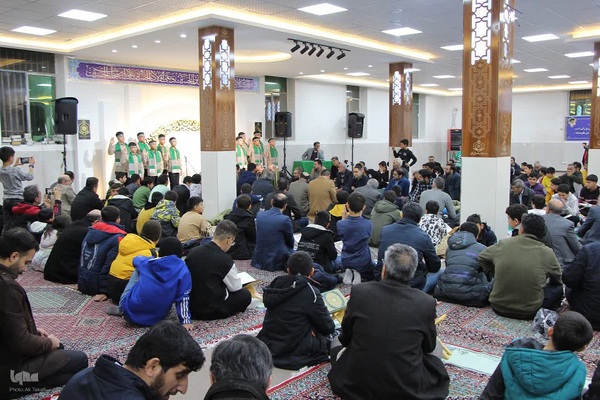 محفل انس باقرآن همزمان با ایام دهه فجر در ملایر