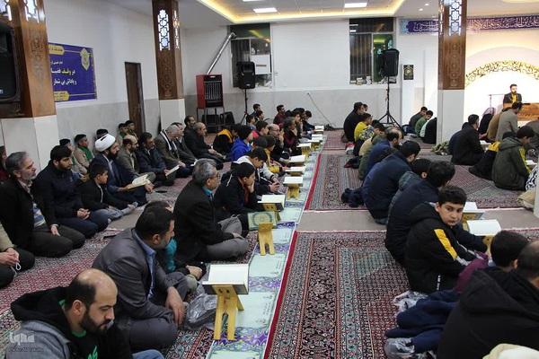 محفل انس باقرآن همزمان با ایام دهه فجر در ملایر