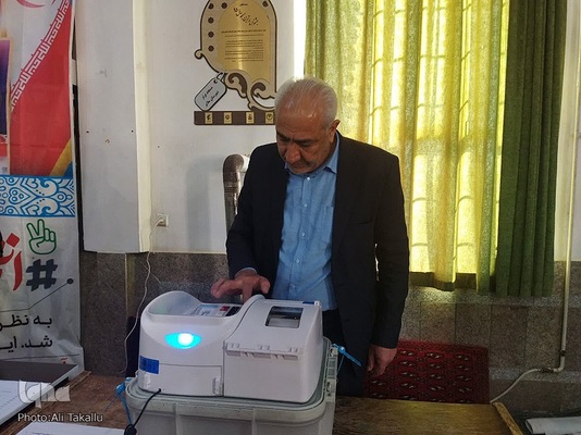 حضور حماسه ساز و پرشور ملایری ها در پای صندوق های رأی‎