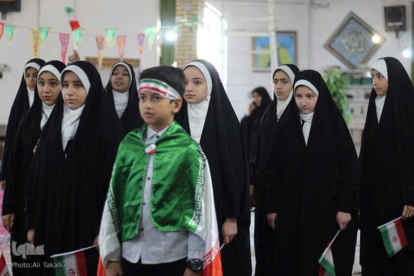 حضور حماسه ساز و پرشور ملایری ها در پای صندوق های رأی‎