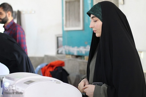 حضور حماسه ساز و پرشور ملایری ها در پای صندوق های رأی‎