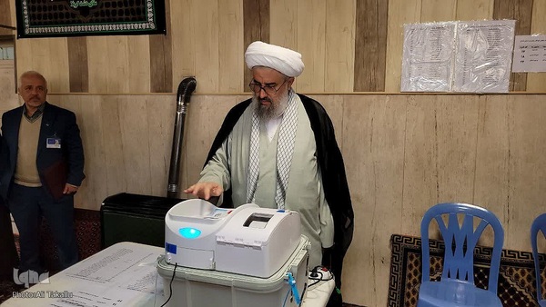 حضور حماسه ساز و پرشور ملایری ها در پای صندوق های رأی‎