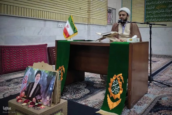 کرسی تلاوت قرآن به مناسبت هفتمین روزشهادت شهیدان خدمت در ملایر‎