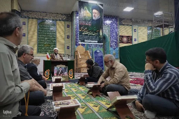 کرسی تلاوت قرآن به مناسبت هفتمین روزشهادت شهیدان خدمت در ملایر‎