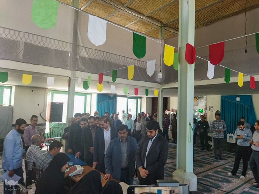 حضور حماسه ای ملایری‌ها در پای صندوق‌های رای‎