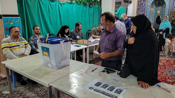 حضور حماسه ای ملایری‌ها در پای صندوق‌های رای‎