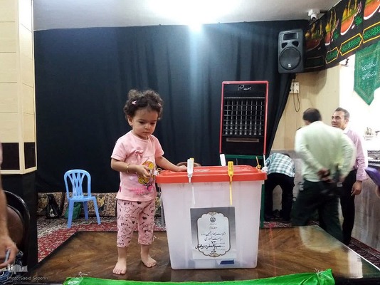 حماسه حضور مردم ولایتمدار ملایر در میدان تکلیف