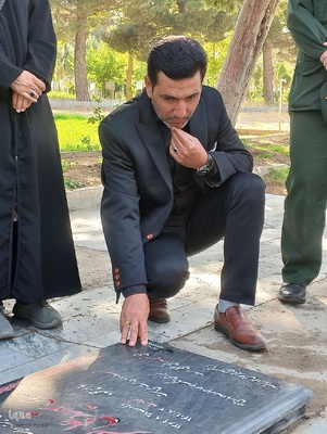 تجدید میثاق خبرنگاران و غبارروبی گلزار شهدای ملایر