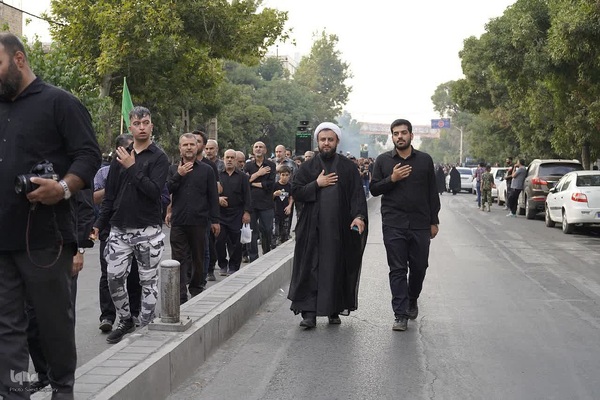 مراسم پیاده‌روی جاماندگان اربعین در شهرستان ملایر