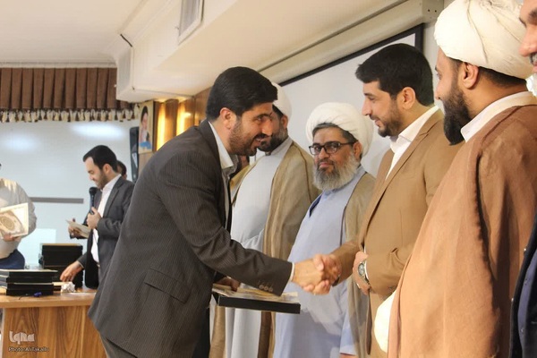 همایش تجلیل از خادمان اربعین حسینی علیه السلام درملایر‎