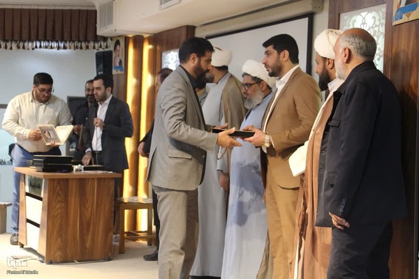 همایش تجلیل از خادمان اربعین حسینی علیه السلام درملایر‎