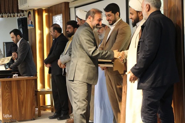 همایش تجلیل از خادمان اربعین حسینی علیه السلام درملایر‎