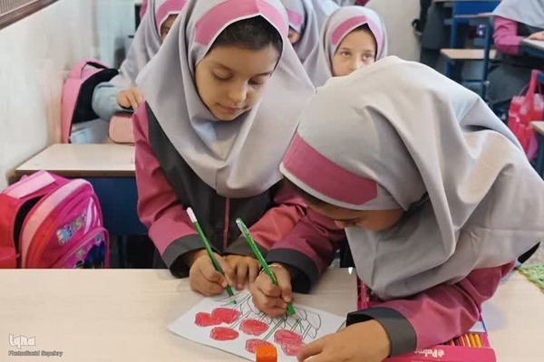 گرامیداشت شهدای جبهه مقاومت در مدارس ملایر