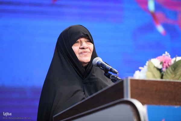 اختتامیه کنگره ملی بانوی مبارز و انقلابی(خواهر دباغ) در همدان‎