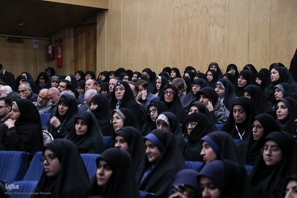 اختتامیه کنگره ملی بانوی مبارز و انقلابی(خواهر دباغ) در همدان‎