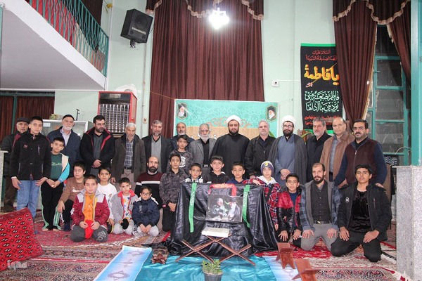 کرسی تلاوت قرآن به مناسبت ایام فاطمیه
