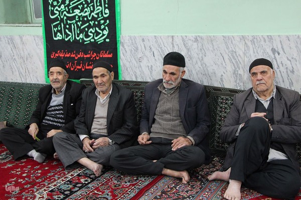 کرسی تلاوت قرآن به مناسبت ایام فاطمیه