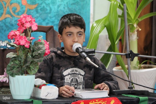 کرسی تلاوت قرآن به مناسبت ایام فاطمیه