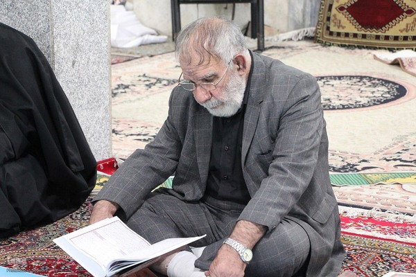 کرسی تلاوت قرآن به مناسبت ایام فاطمیه