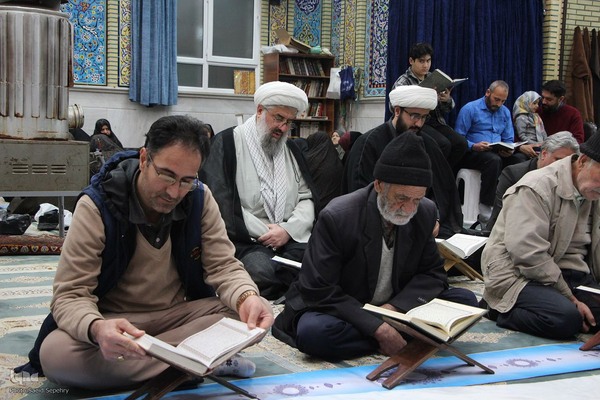 محفل انس با قرآن کریم به مناسبت فرارسیدن دهه فجر در ملایر