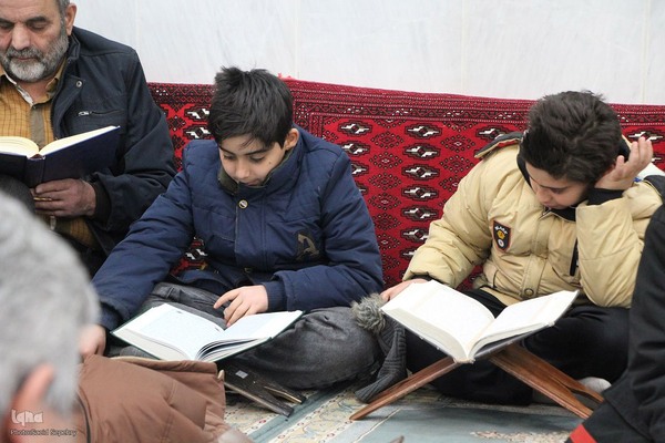 محفل انس با قرآن کریم به مناسبت فرارسیدن دهه فجر در ملایر
