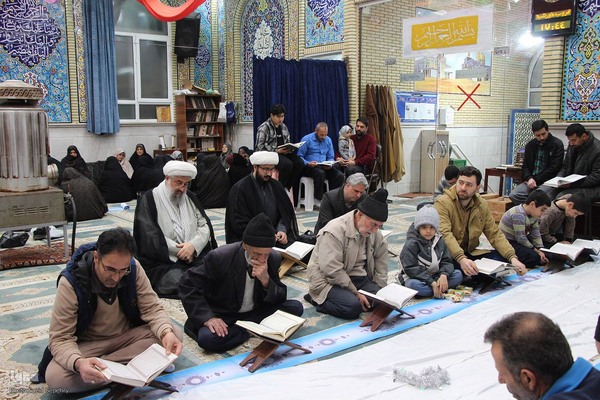 محفل انس با قرآن کریم به مناسبت فرارسیدن دهه فجر در ملایر
