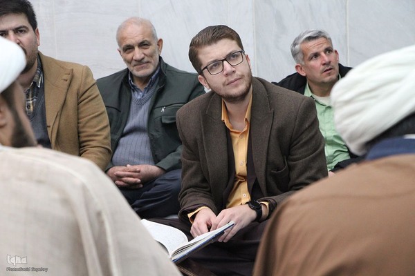 محفل انس با قرآن کریم به مناسبت فرارسیدن دهه فجر در ملایر