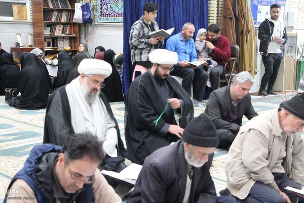 محفل انس با قرآن کریم به مناسبت فرارسیدن دهه فجر در ملایر