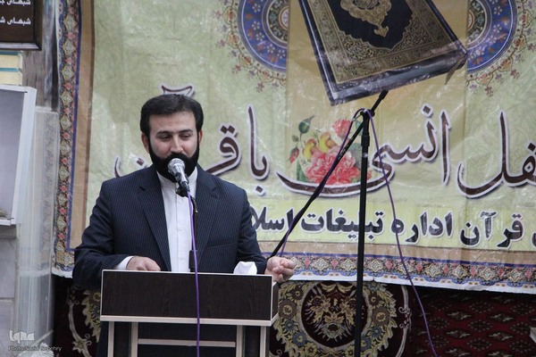 محفل انس با قرآن کریم به مناسبت فرارسیدن دهه فجر در ملایر