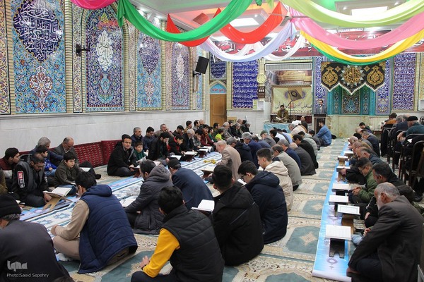 محفل انس با قرآن کریم به مناسبت فرارسیدن دهه فجر در ملایر