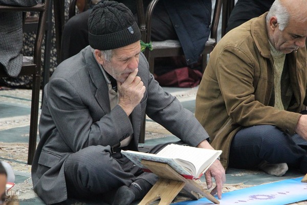 محفل انس با قرآن کریم به مناسبت فرارسیدن دهه فجر در ملایر